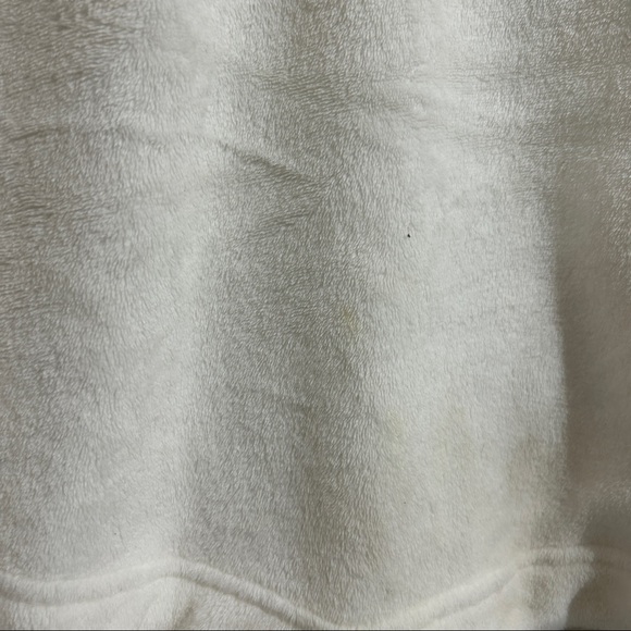 La Vie En Rose All White Teddy Oversized Sweater - Picture 9 of 12